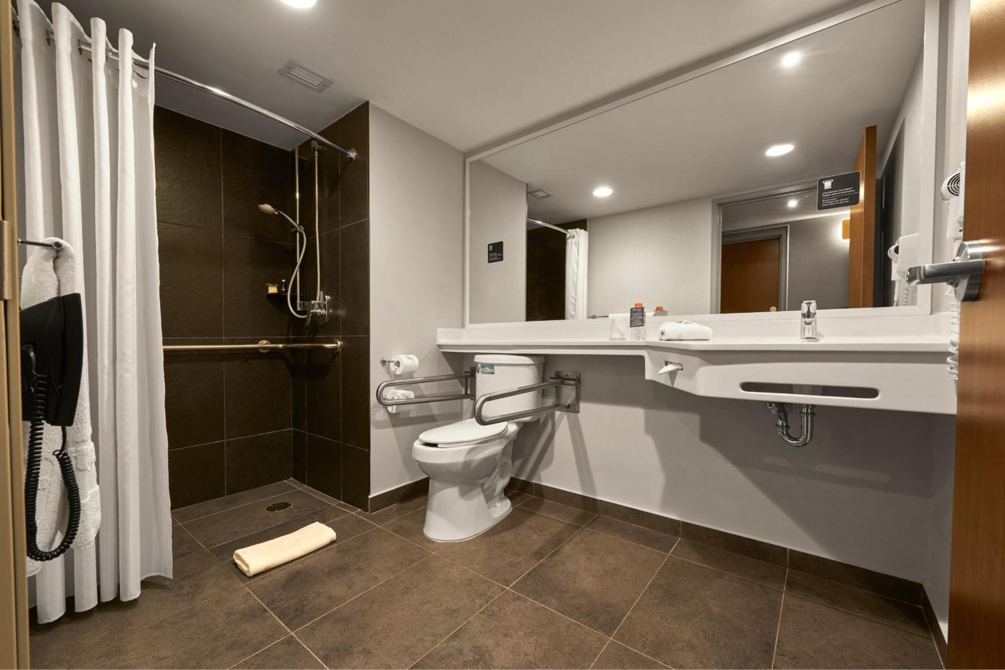 City Express Plus By Marriott Leon Centro De Convenciones Екстериор снимка