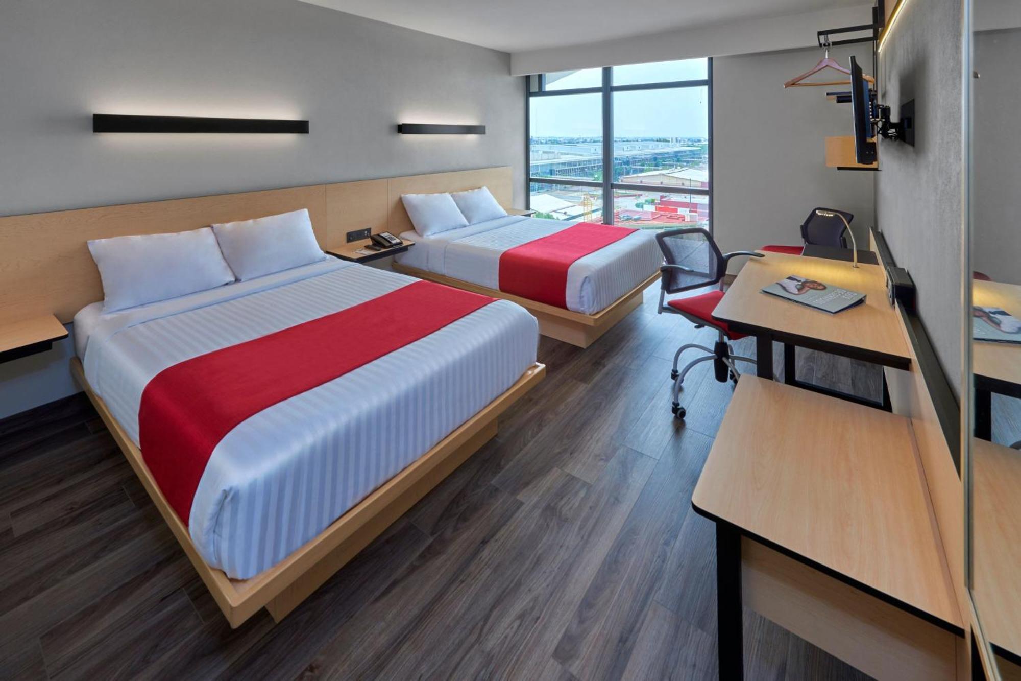 City Express Plus By Marriott Leon Centro De Convenciones Екстериор снимка