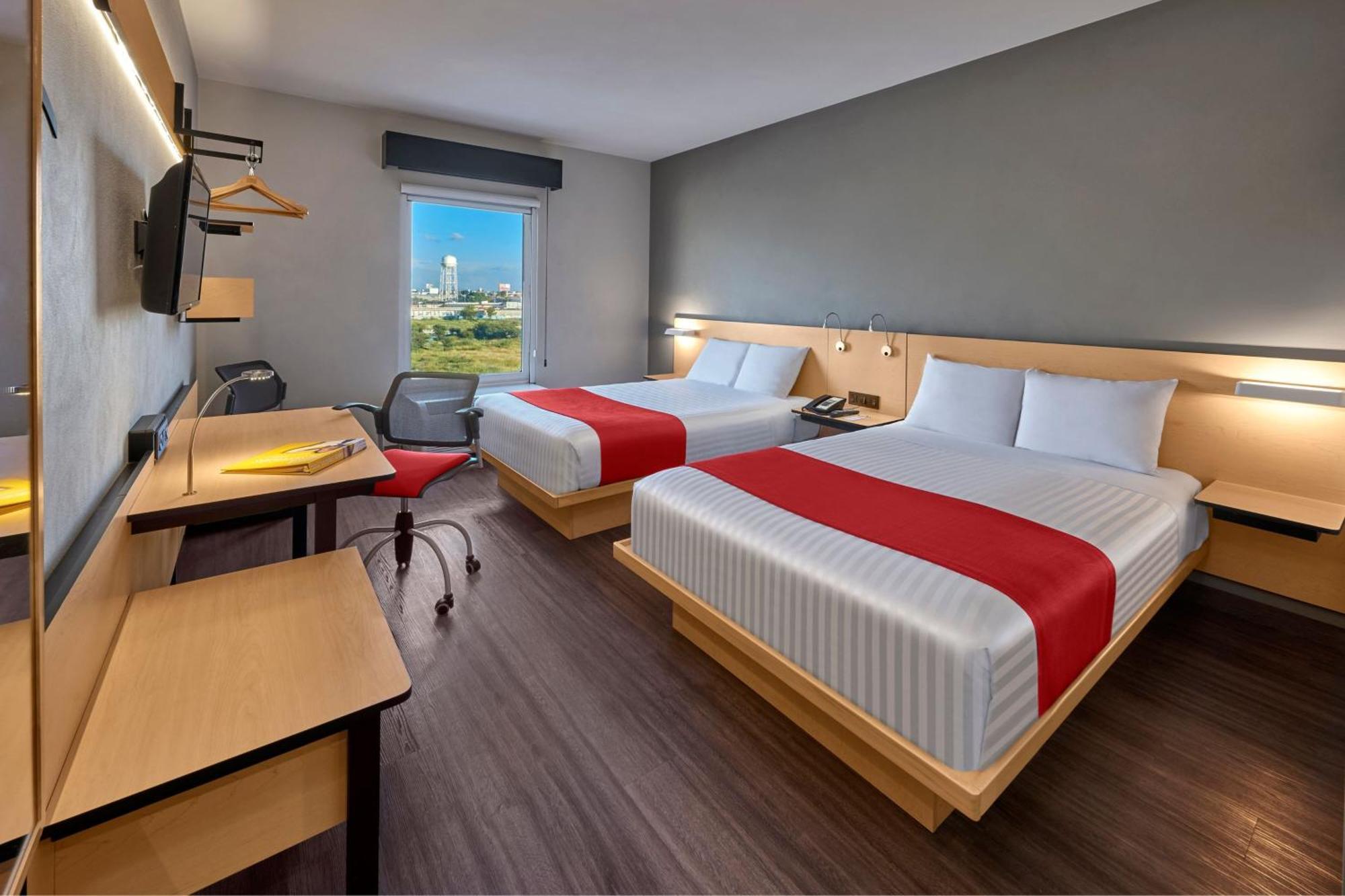 City Express Plus By Marriott Leon Centro De Convenciones Екстериор снимка