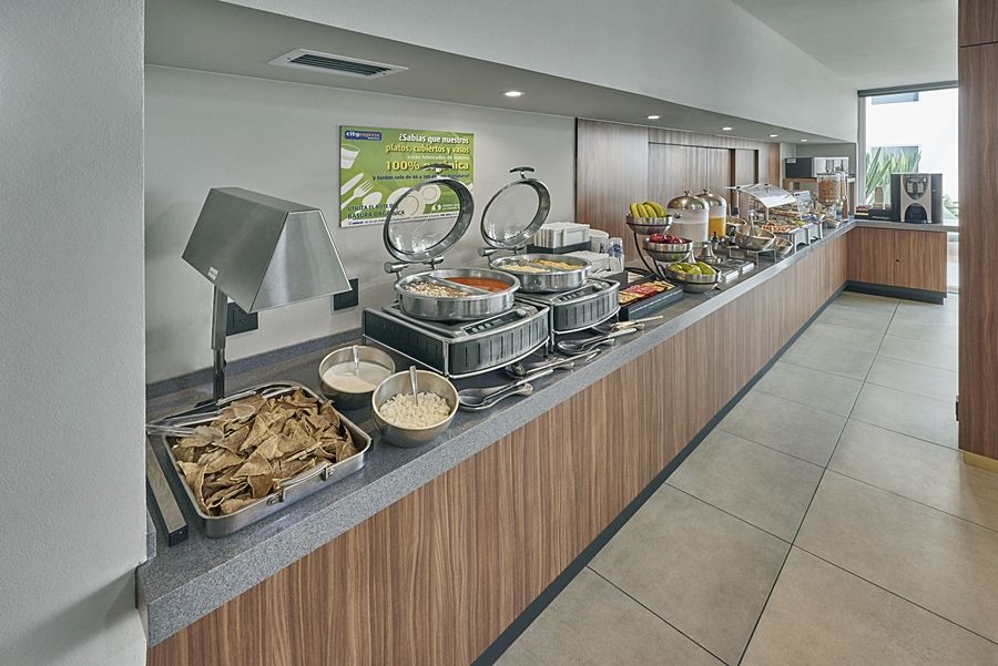 City Express Plus By Marriott Leon Centro De Convenciones Екстериор снимка